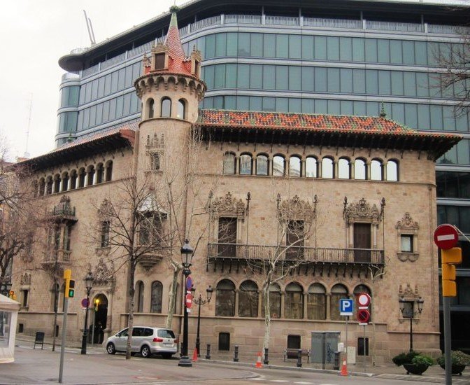 Барселона в стиле Модерн. Если Вы неравнодушны к архитектурным памятникам, эти здания Вас наверняка заинтересуют.