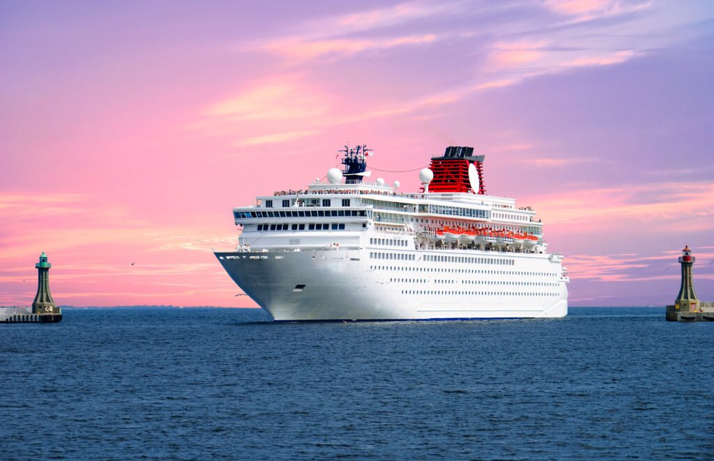 Потому-то для тех, кто хочет с пользой провести это время, составлена наша экскурсия "С корабля на... экскурсию по Барселоне"