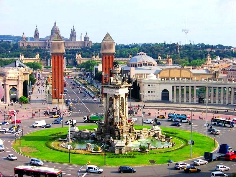 Барселона за один день - кроме того, следующим пунктом нашего увлекательного путешествия станет площадь Испании (Plaza España).