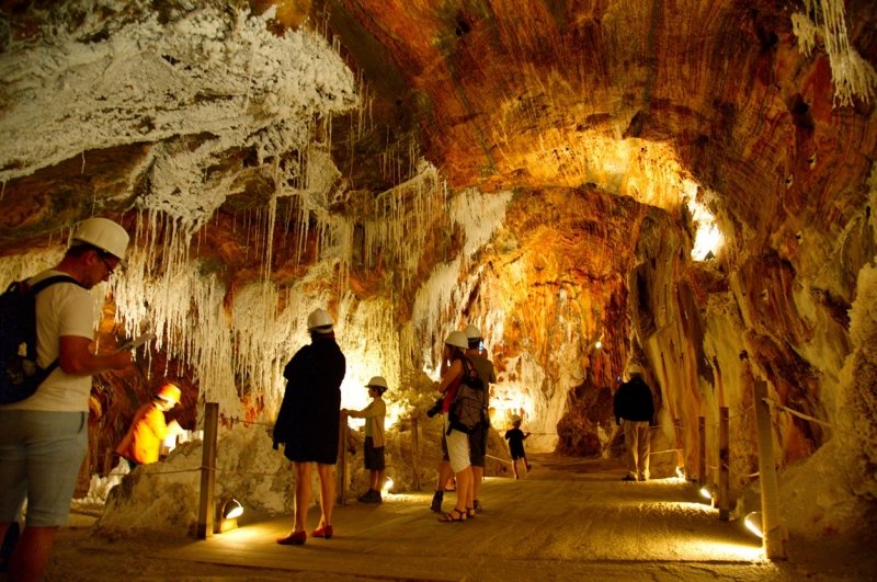 замок Кардона и Культурный парк Соляная гора