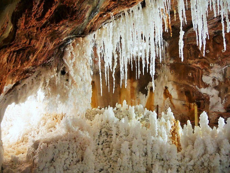 замок Кардона и Культурный парк Соляная гора