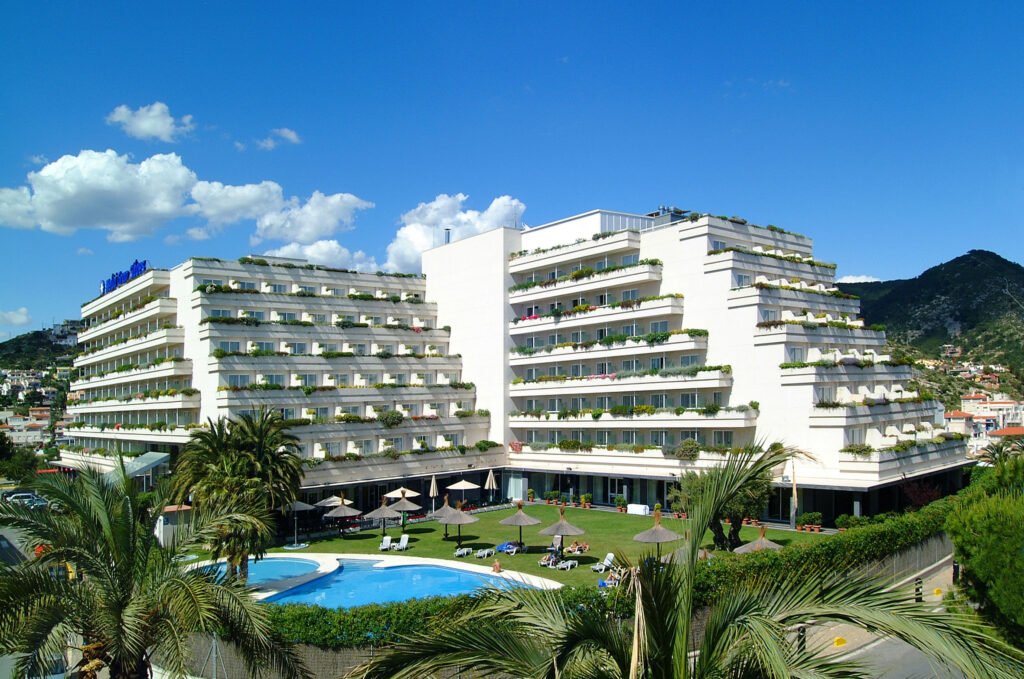 Ситжес и винные погреба Торрес - отдых в отеле