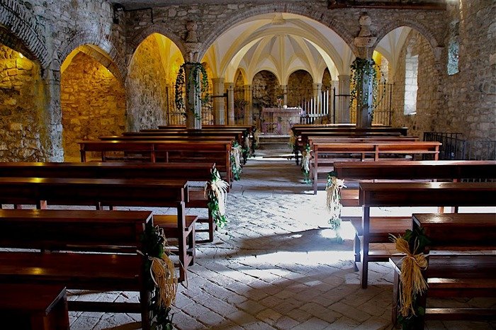 Монастырь Сан Мигель дель Фай и шоу хищных птиц