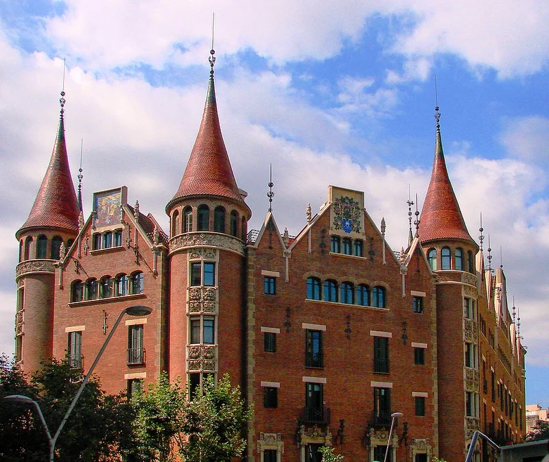 Это изображение имеет пустой атрибут alt; его имя файла - --.jpg