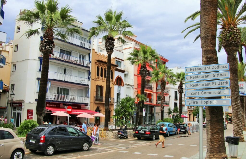 Ситжес и винные погреба Торрес - набережная Ситжеса