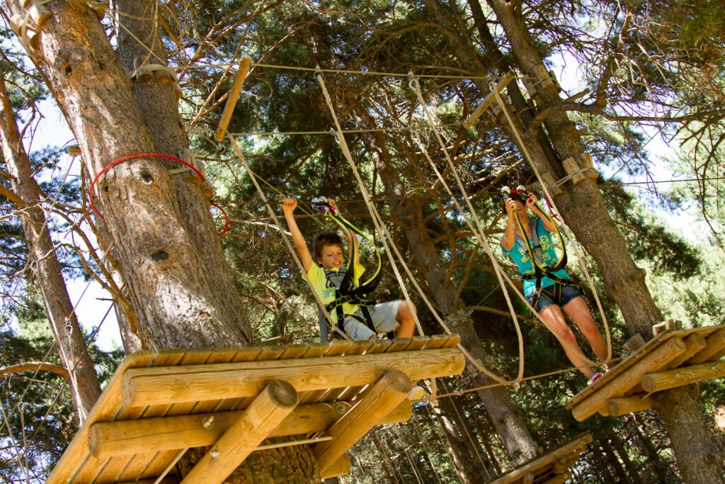 парк «Каталония в миниатюре» и Заколдованный лес
