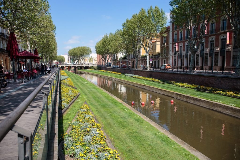 Кольюр и Перпиньян - набережная Перпиньяна